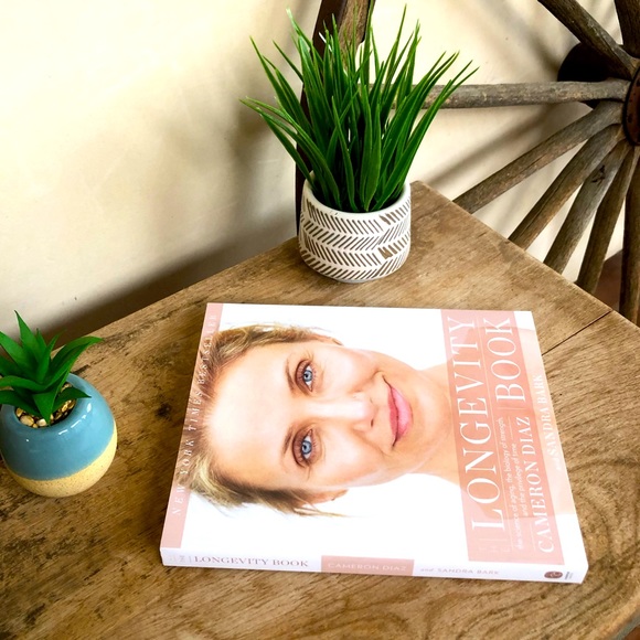 LONGEVITY BOOK by Cameron Diaz Bestseller NEW!!! - Picture 3 of 11
